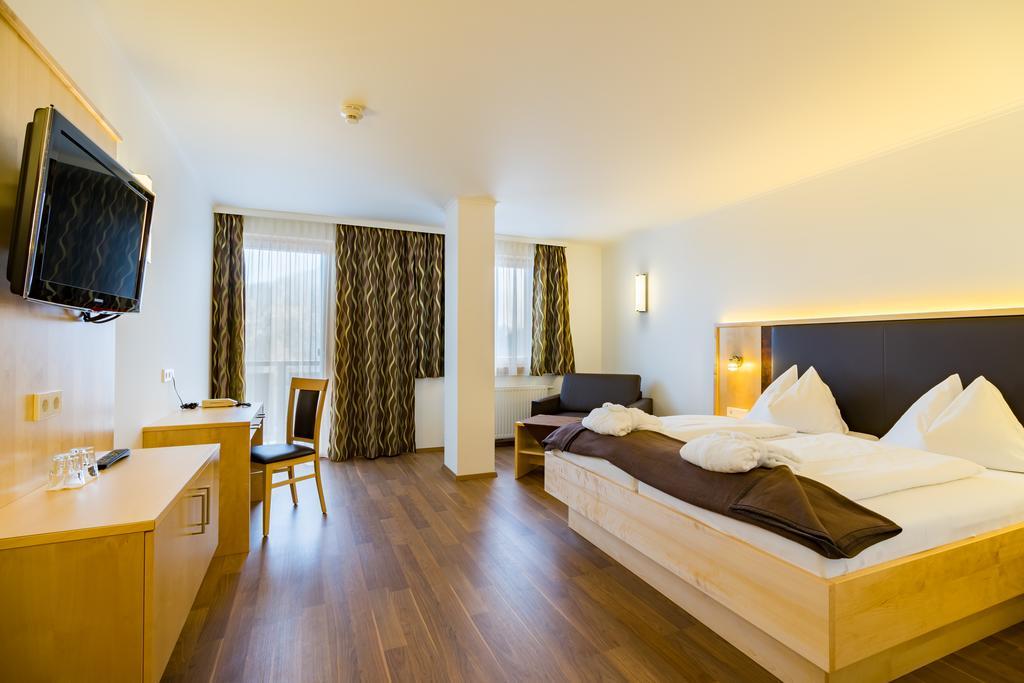 Hotel Gartnerkofel Sonnenalpe Nassfeld Exterior photo